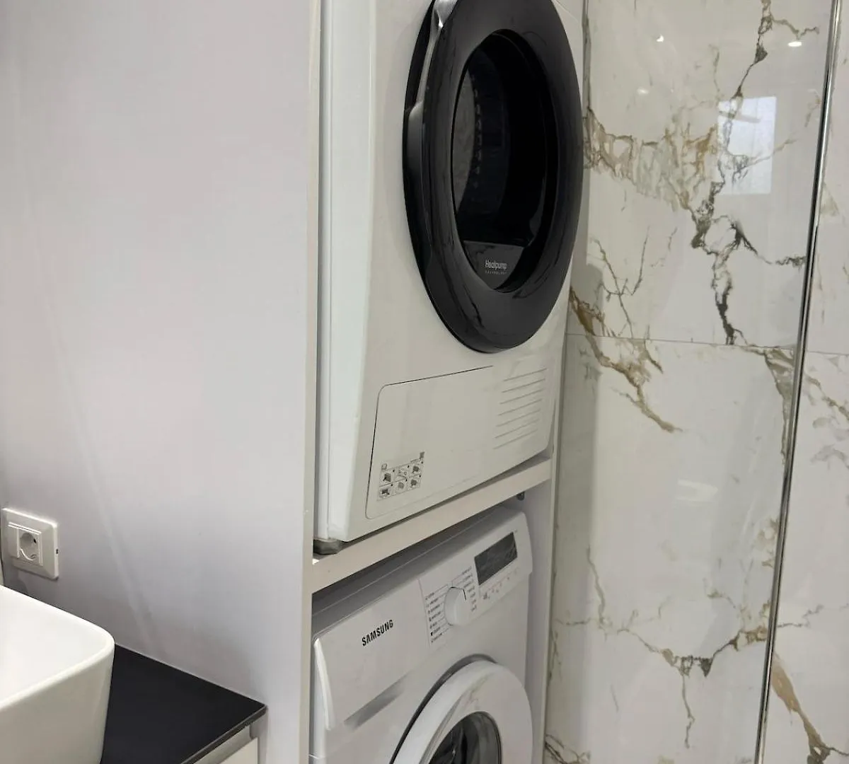 Hugo House Apartment Vlore 0*,  Albania